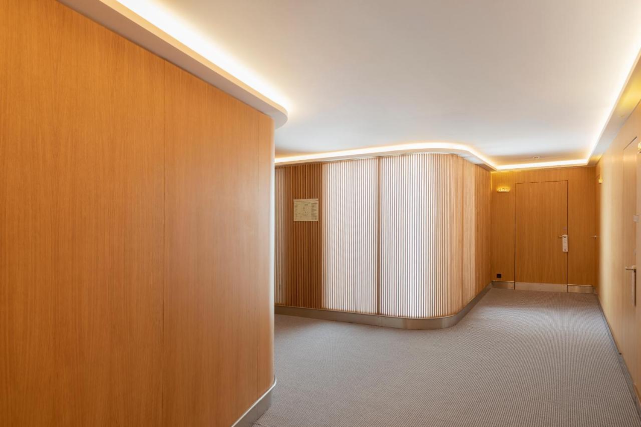 Eurostars Portico 阿利坎特 外观 照片 A corridor in the hotel